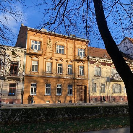 Apartman Moyzesova Kosice Luaran gambar